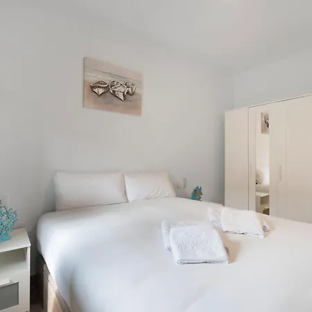 Delfin Amarillo Apartment *